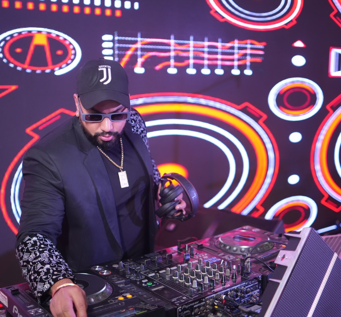 hire dj for event